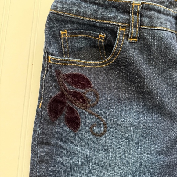 Talbots Petites Embroidered Floral Stretch Jeans Size 8P - Picture 6 of 7